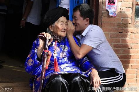 農村老人100歲五世同堂，每頓飯喝一兩白酒，聽聽老人的長壽經 每日頭條