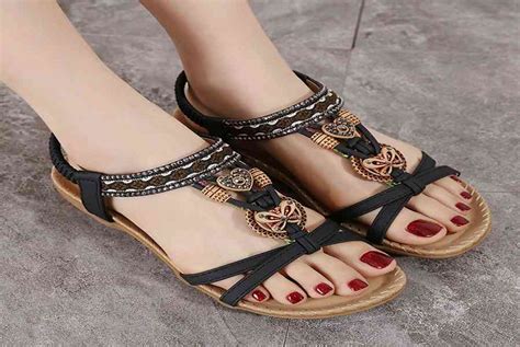 Các mẫu dép nữ thời trang HOT TREND năm nay được tìm kiếm nhiều nhất Thoitrangviet247