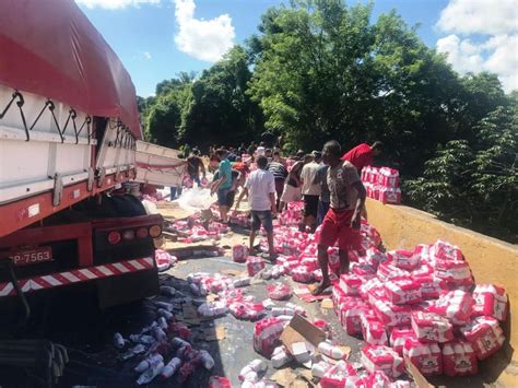 Carga De Caminhão Tomba Na Descida Da Serra Das Araras Cidades Foco