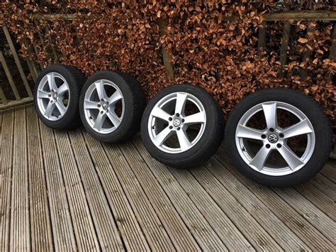 Nokian 225 50 r17 wrd3 winter tyres on Dezent 5 spoke 8j alloy wheels ...