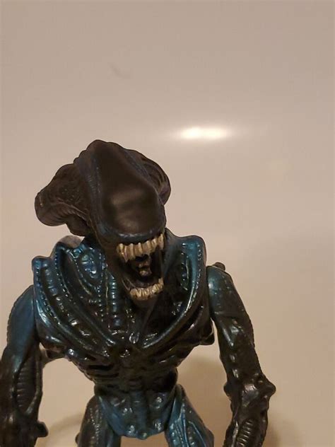 Vintage 1992 Kenner Fox Aliens Blue Gorilla Alien Xenomorph Figure 90s