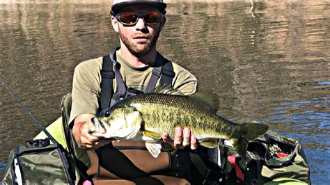 Catching Big Bass On A Hot Summer Day Epic Fight Youtube