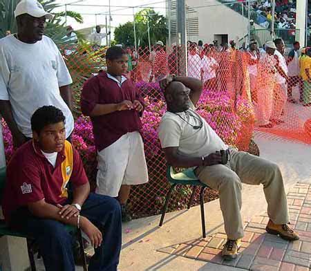 SIr Vivian Richards relaxing at the match | ESPNcricinfo.com