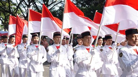 Indonesian Flag Raiser On Kirab Kebangsaan National Carnival