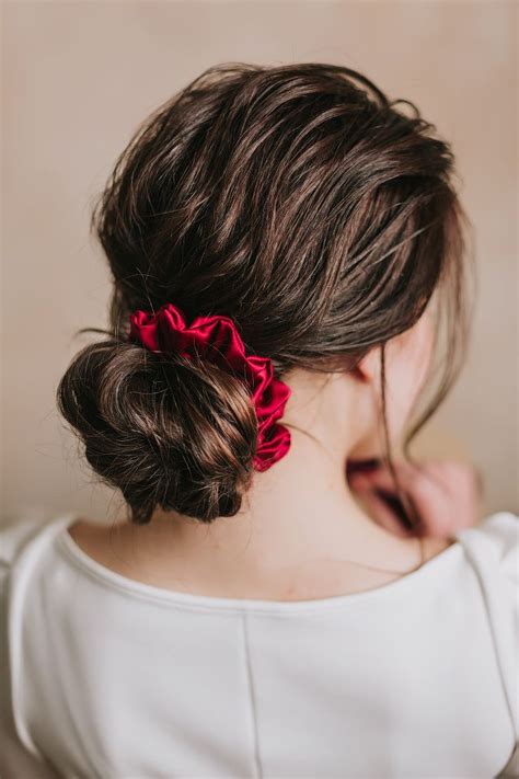 How To Wear Scrunchies Artofit