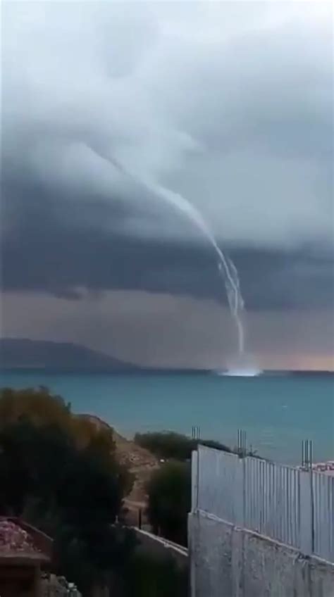 It’s not a tornado but I think a waterspout will fit in here : r/tornado