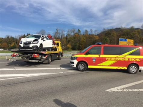 85 jähriger Porsche Fahrer verursacht Crash