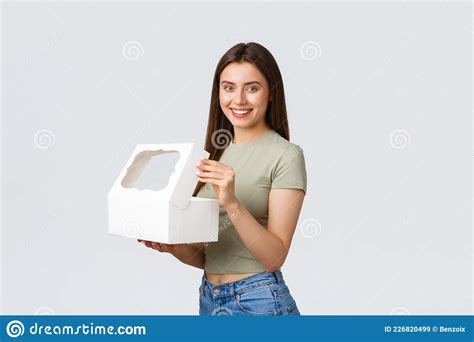 Delivery Lifestyle And Food Concept Cheerful Young Woman Smiling At