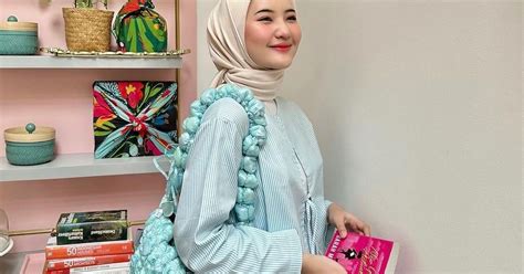 Coba Mix And Match Warna Sky Blue Pada Outfit Biar Look Makin Fresh