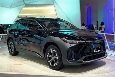 Tampil Elegan Dan Mewah Toyota Rilis Jagoan Baru Berikut Detailnya