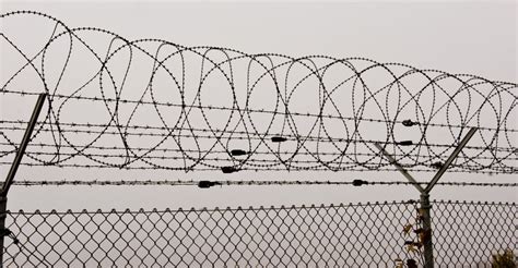 Barbed Wire Fence Drawing at GetDrawings | Free download