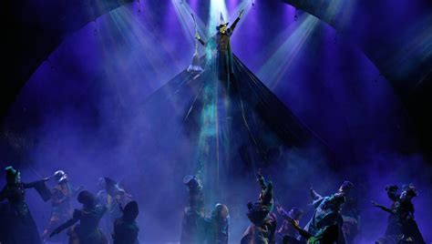 Behind the scenes of 'Wicked' are some high-tech effects