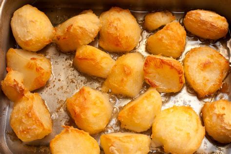 The Trick To Cooking The Perfect Roast Potatoes According To Heston Blumenthal Perfect Roast