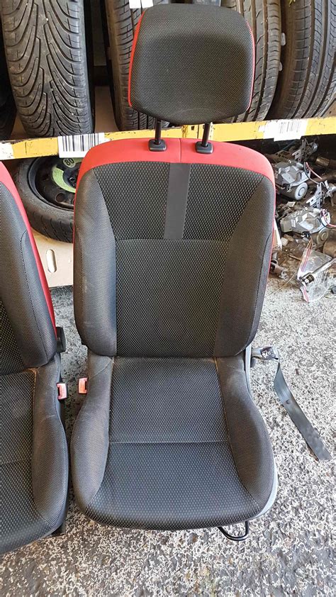 Renault Clio MK3 2005 2012 Front Seats Driver Passenger OSF NSF 5 Door