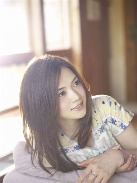 YUI (singer) - generasia