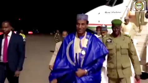 Niger Retour Du Premier Ministre Ali Mahaman Lamine Zeine De La Terre