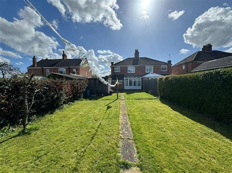 Bowley Avenue Melton Mowbray 3 Bed Semi Detached House 249 000