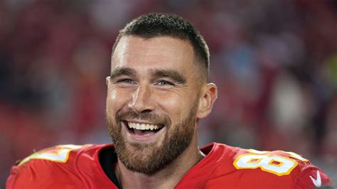 Elite Early-Romance Move: Travis Kelce Keeps Inviting Taylor Swift To ...