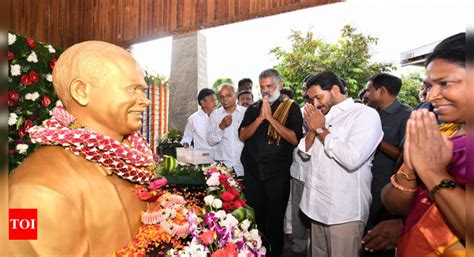 Andhra Pradesh CM pays tributes to father, former CM on death ...