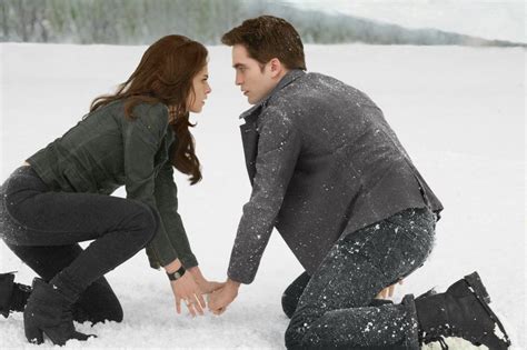 Mundos Sobrenaturais Breaking Dawn Part 2 Divulgados Novos Stills De Bella Edward Renesmee