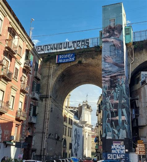 Festa Gruppo Ultras Rione Sanit Spunta Uno Striscione Sul Ponte Foto