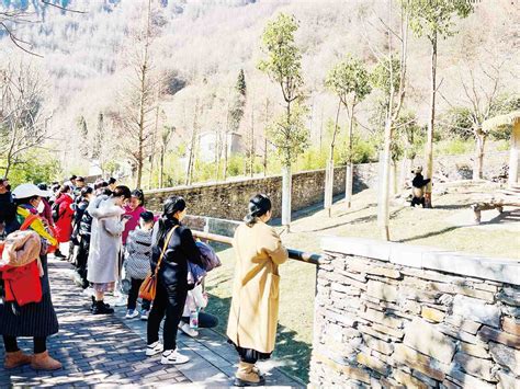 新春走基层 四川省汶川县卧龙镇：山间迎游客 围炉话新春 蒲欢 旅游业 人们