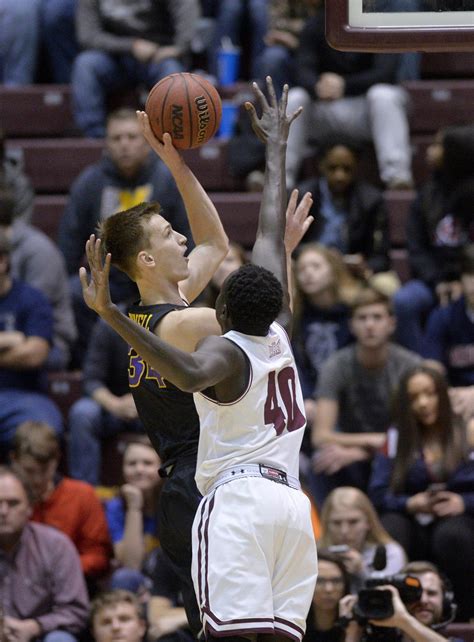 College men's basketball: Southern Illinois stuns UNI | Men's ...