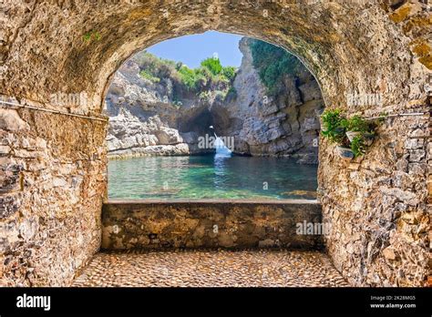 Naples Rock Hi Res Stock Photography And Images Alamy