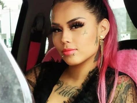 Karely 2 0 Mona se tunea y así se ve en bikini