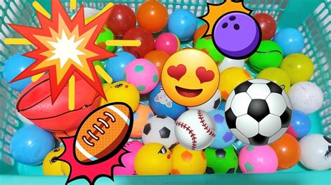 Mencari Bola Basket Hunting Bola Sepak Bola Emoji Menemukan Bola