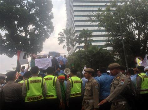 Unjuk Rasa Pengemudi Polisi Siapkan Pengalihan Arus