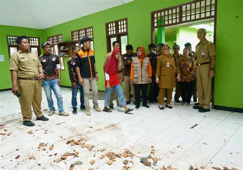 Cek Dampak Gempa Di Wonogiri Ganjar Prioritaskan Perbaikan Sekolah