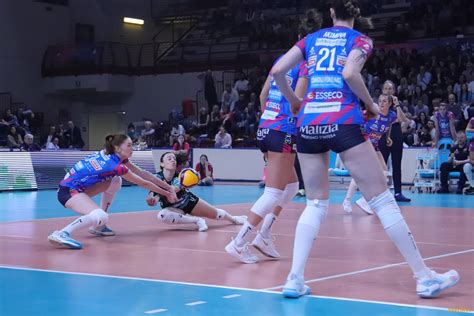 Le immagini più belle della finale Novara Nantes GALLERY Volley News