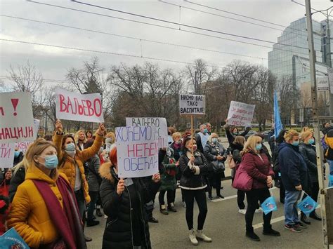 MI PODIŽEMO BUDUĆNOST OVE ZEMLJE Veliki protest na ulicama Beograda