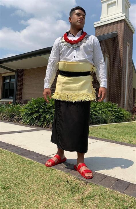 Ipswich State High School Josiah Pahulu With Tino Faasuamaleaui Touch