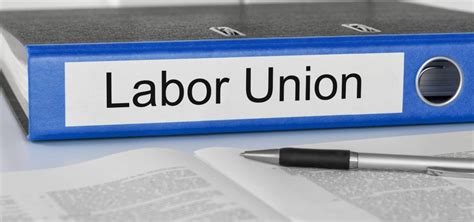 Advantages and Disadvantages of a Labor Union