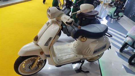 Foto Jangan Kaget Motor Listrik Mirip Vespa Di Pevs Ini Cuma