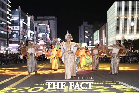 천안흥타령춤축제 86만명 즐겼다첫 도심 개최 성공 전국 기사 더팩트