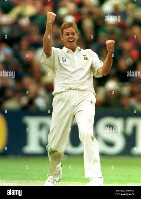 Shaun Pollock Cricket Stock Photo Alamy