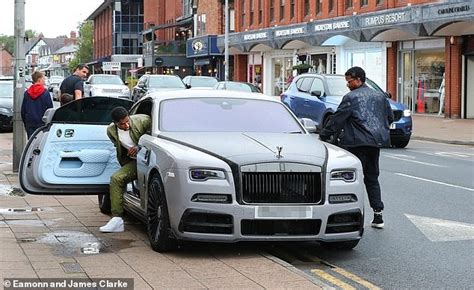 Marcus Rashford Parks His Brand New 700 000 Rolls Royce On Double