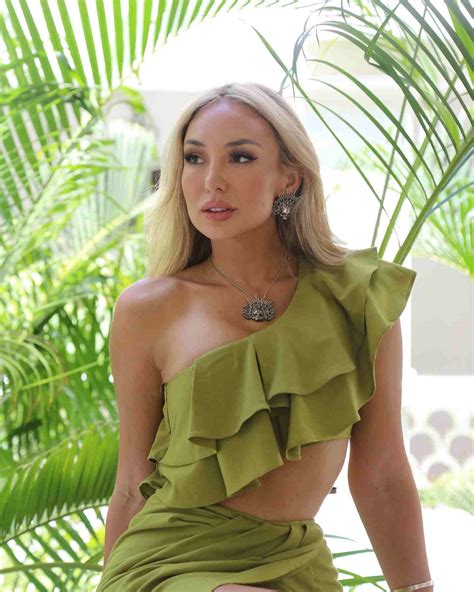 Sheryl Crow Net Worth 2024: How Sheryl Crow Earned $70 Million Through