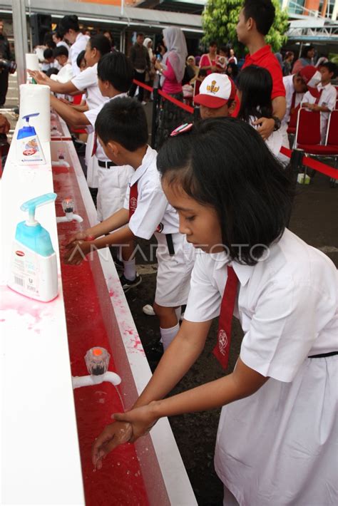 Peringatan Hari Cuci Tangan Sedunia Antara Foto