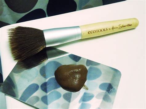 Maybelline Dream Nude Airfoam Foundation Is Perfect For Everyday Wear The Glamorous Gleam
