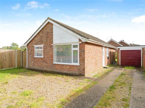 3 Bed Detached Bungalow For Sale In North Park Fakenham Nr21 £325000