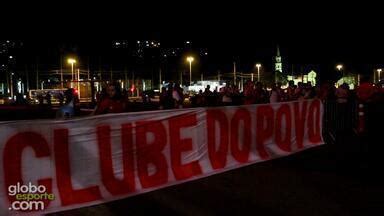 Globo Esporte RS Torcedores Do Inter Protestam Em Frente Ao Beira Rio