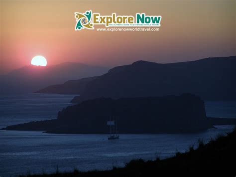 Explore Now | Greece – Santorini Sunset