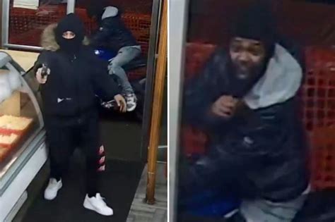 Video Shows Nyc Gunpoint Robbery In Fast Food Restaurant