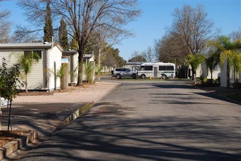 BIG4 Mildura Crossroads Holiday Park - Mildura Powered sites for caravans and cottages. Good ...