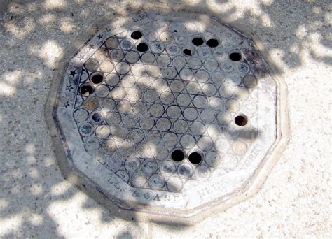 The Mathematical Tourist: Manhole Cover Geometry