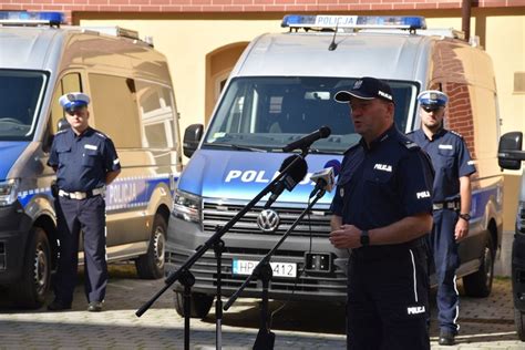 Szczecin Nowe Radiowozy Zachodniopomorskiej Policji MAN TGE I VW Crafter